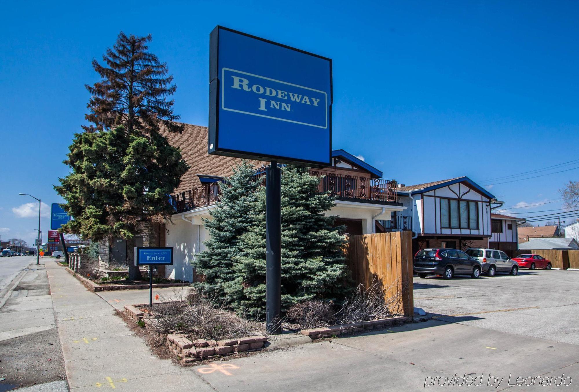 Rodeway Inn Lyons - La Grange Exterior photo